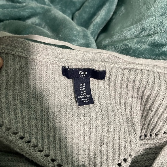 Gap Sweater - Picture 2 of 3